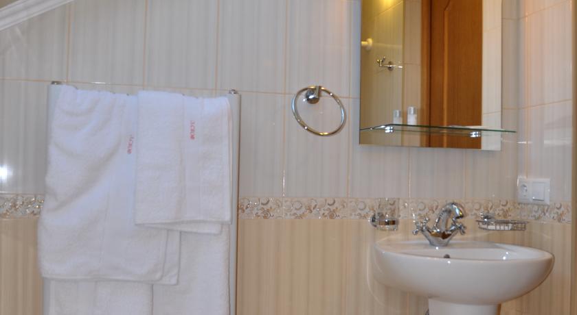 Focus Hotel Khust Rum bild